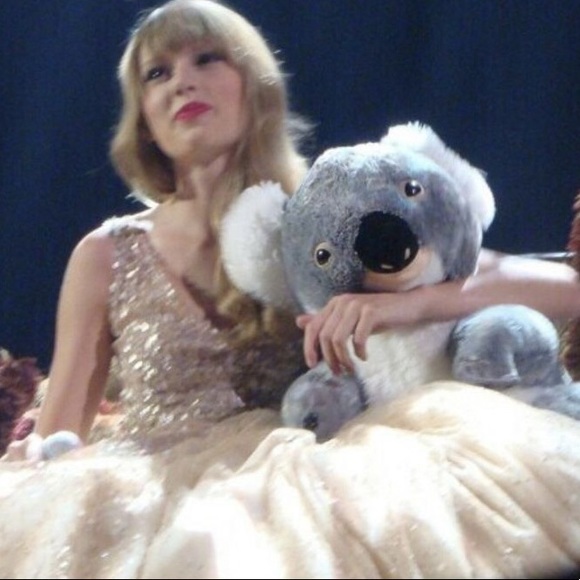 Meet your Posher, Danielle - Picture 1 of 1